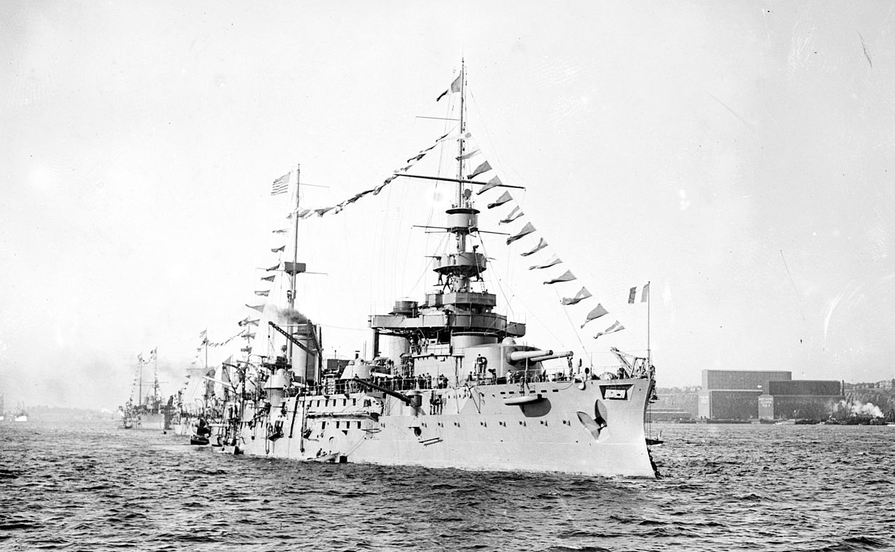 Liberte_French_Battleship_LOC_04282u.jpg