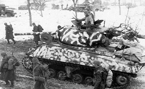 how did the us military camouflage sherman tank