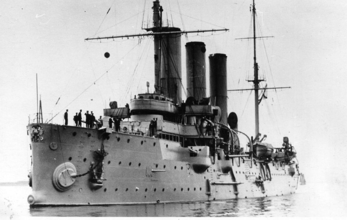 1200px-Avrora1909-1910.jpg