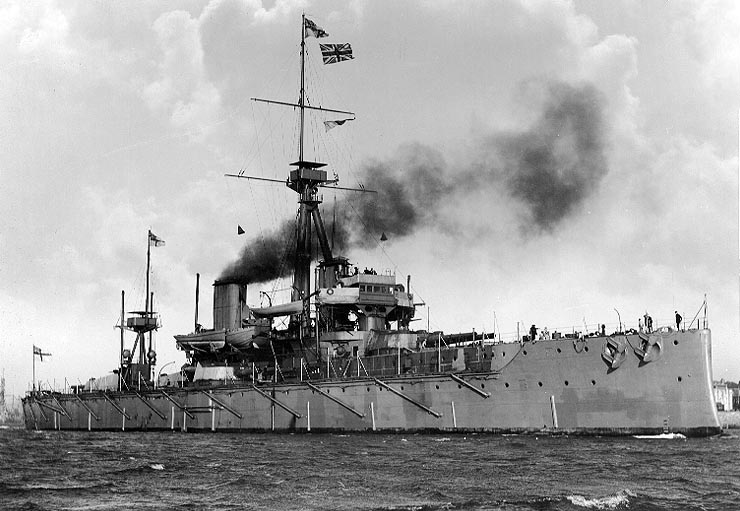 HMS_Dreadnought_1906.jpg