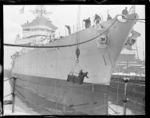 Boston_Navy_Yard,_December_1932,_prior_to_commissioning_(note_the_snow_on_the_ground)..jpg
