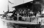British_M-class_submarine_with_12inch_gun_small.jpg