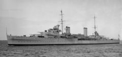 HMAS_Hobart_SLV_AllanGreen.jpg