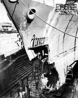 USS_Chicago_torpedo_damage_1942_2.jpg